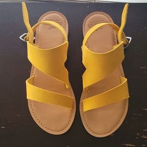 Hollister Yellow Suede Sandals Sz. 7.5/8